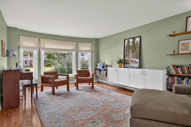 2656 Plumbrook Drive, Bloomfield Hills, MI 48304