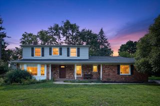 2656 Plumbrook Drive, Bloomfield Hills, MI 48304