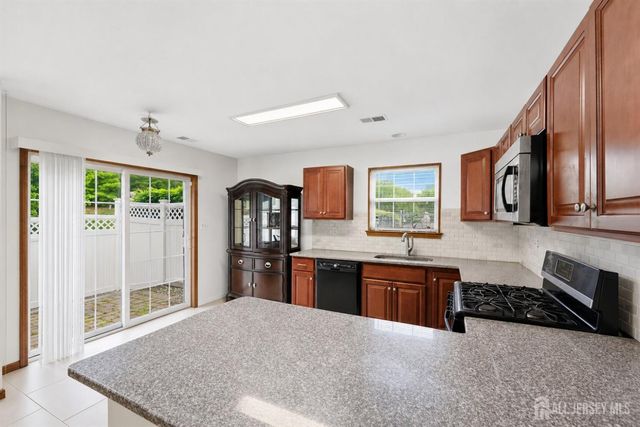 101 Wellington Park Drive, Princeton, NJ 08540