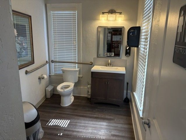 223 4th St, Irwin, PA 15642