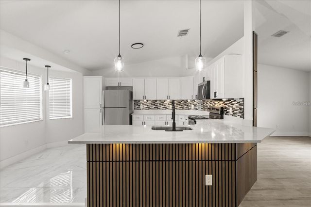 6027 SW 98TH STREET ROAD, Ocala, FL 34476