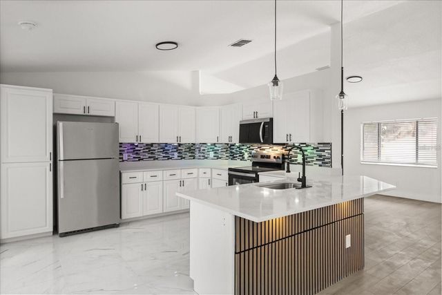 6027 SW 98TH STREET ROAD, Ocala, FL 34476