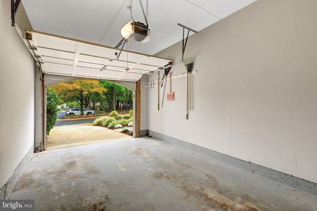 1258 WOODBROOK CT, Reston, VA 20194