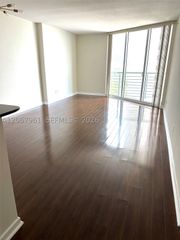 335 S Biscayne Blvd 1802, Miami, FL 33131