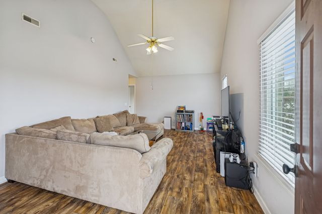 2514 Moore Way, La Vergne, TN 37086