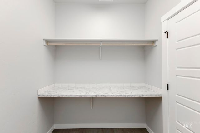 8305 E Bright Angel Dr, Nampa, ID 83687