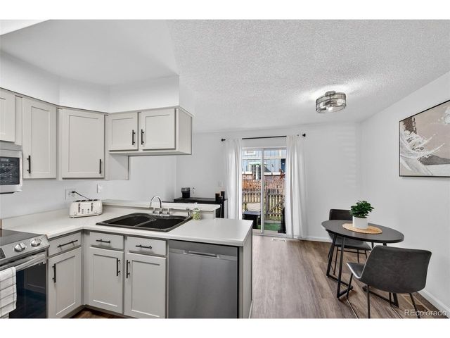 8188 S Fillmore Cir, Centennial, CO 80122