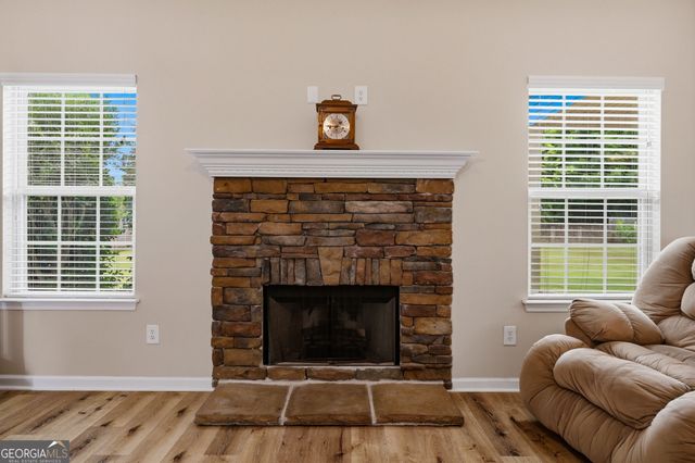 89 Seminole Trl, Fort Mitchell, AL 36856