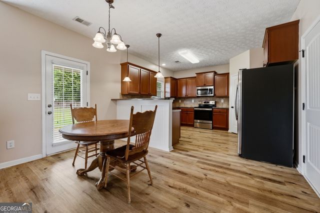 89 Seminole Trl, Fort Mitchell, AL 36856