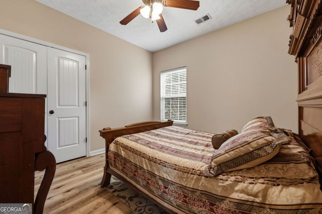 89 Seminole Trl, Fort Mitchell, AL 36856