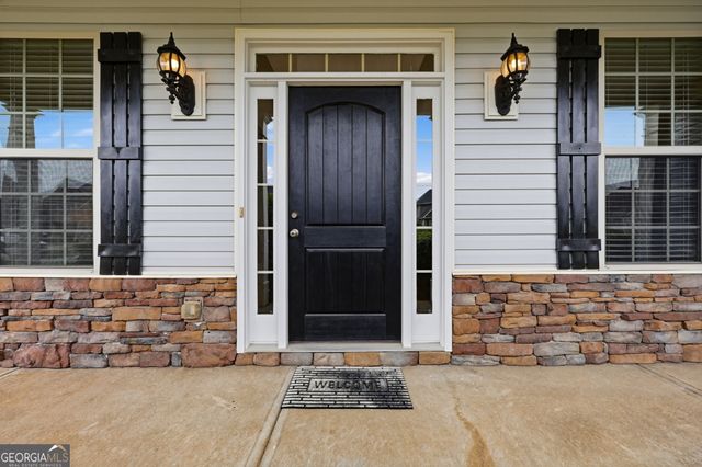 89 Seminole Trl, Fort Mitchell, AL 36856