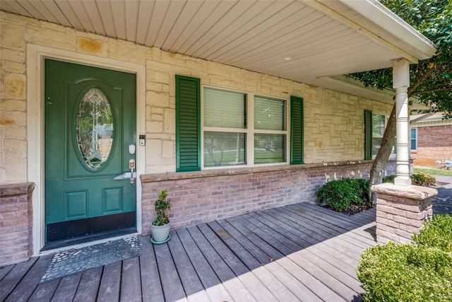 1504 Briarwood Boulevard, Arlington, TX 76013