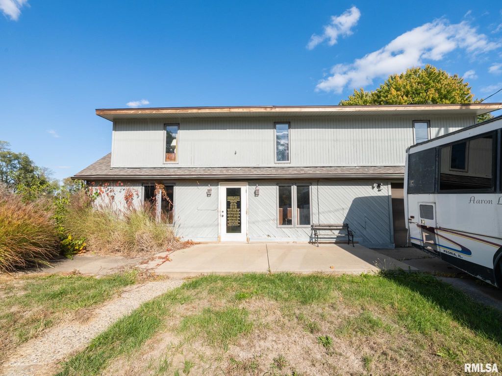 4611 W MIDDLE Road, Peoria, IL 61605