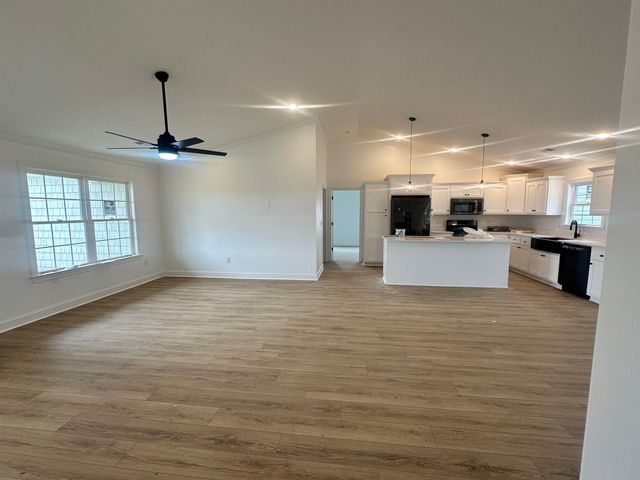 3160 Chapel Rd., Loris, SC 29569