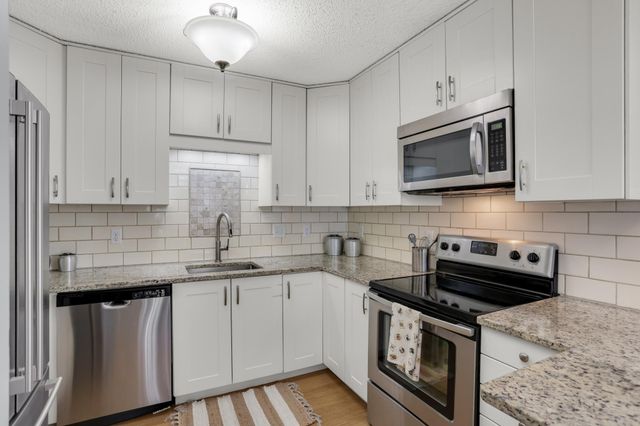 3012 Lake Shore Drive B, Minneapolis, MN 55416