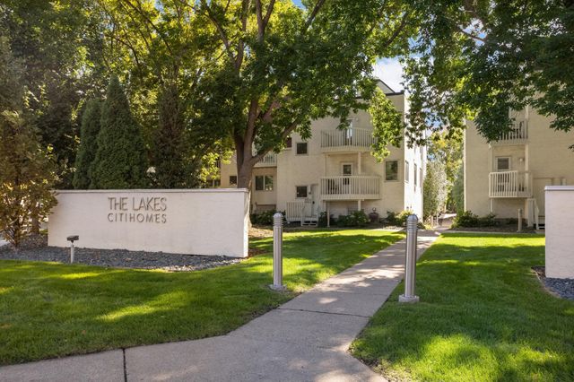 3012 Lake Shore Drive B, Minneapolis, MN 55416