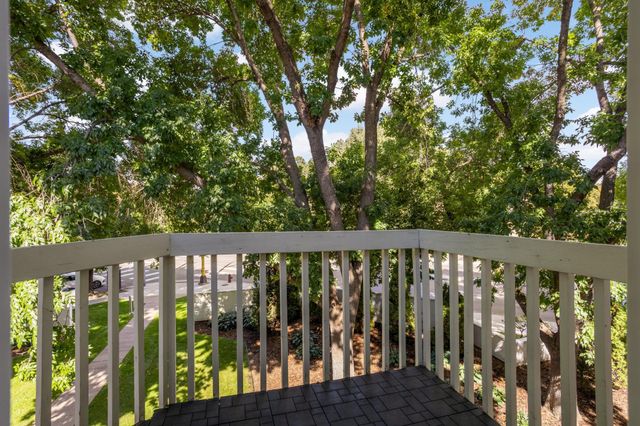 3012 Lake Shore Drive B, Minneapolis, MN 55416