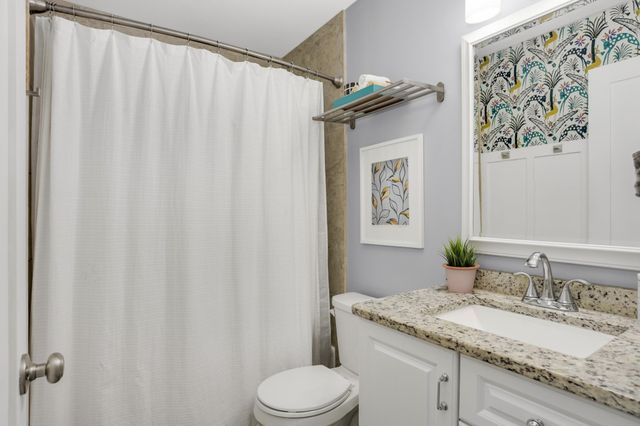 3012 Lake Shore Drive B, Minneapolis, MN 55416