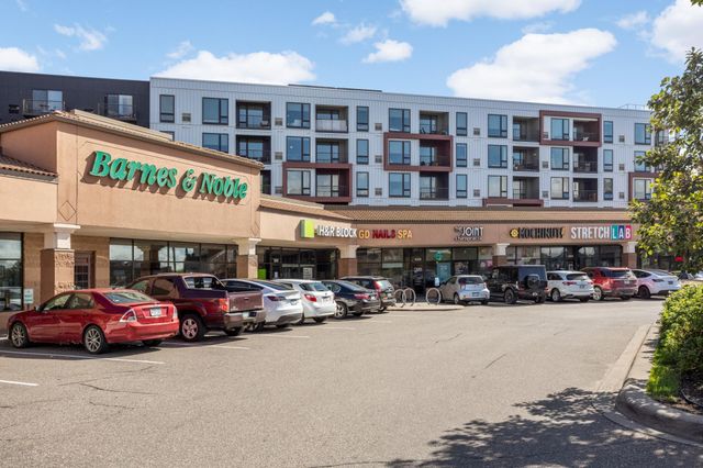 3012 Lake Shore Drive B, Minneapolis, MN 55416