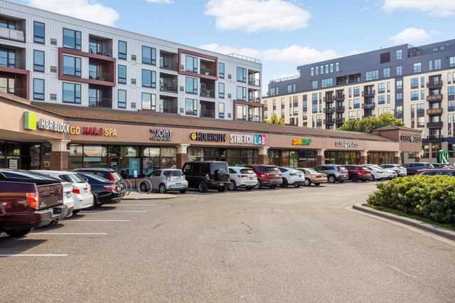 3012 Lake Shore Drive B, Minneapolis, MN 55416