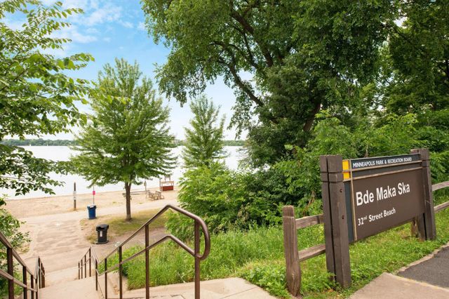 3012 Lake Shore Drive B, Minneapolis, MN 55416