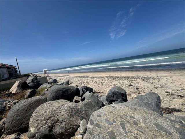 1398 Seacoast B, Imperial Beach, CA 91932