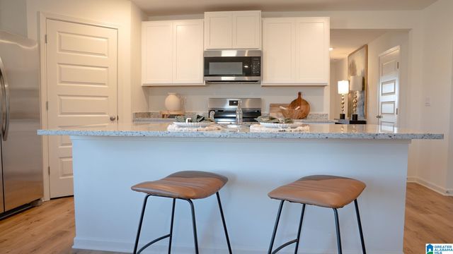 292 HALIFAX LANE, Chelsea, AL 35043