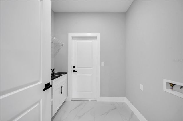 885 BARCIA STREET E, Lehigh Acres, FL 33974
