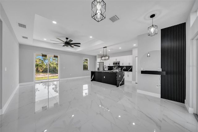 885 BARCIA STREET E, Lehigh Acres, FL 33974