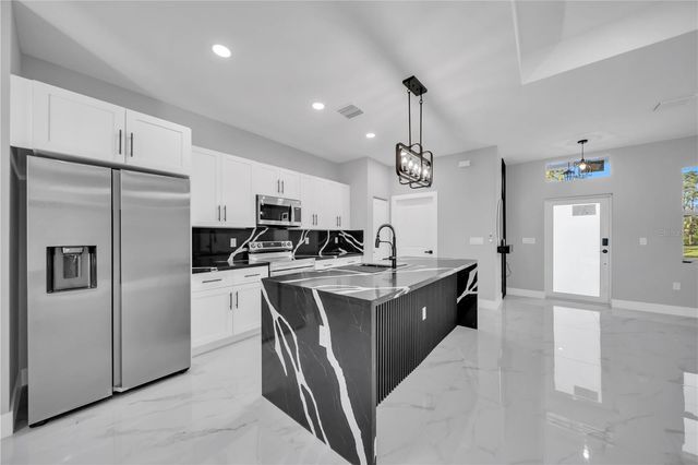 885 BARCIA STREET E, Lehigh Acres, FL 33974