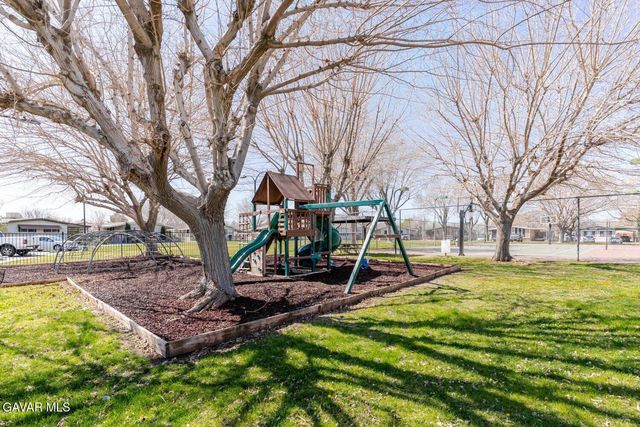 2330 E Avenue J 8 121, Lancaster, CA 93535