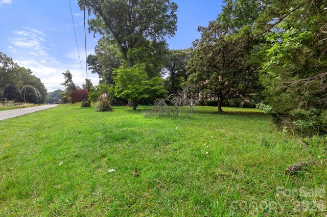 9225 Robinson Church Road, Charlotte, NC 28215