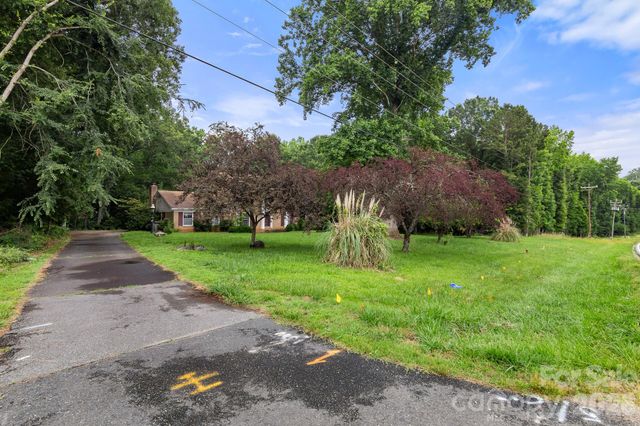 9225 Robinson Church Road, Charlotte, NC 28215