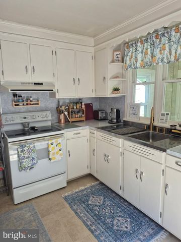 20 HILL LN, Mohnton, PA 19540