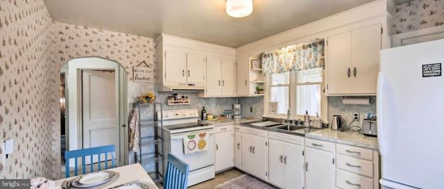 20 HILL LN, Mohnton, PA 19540