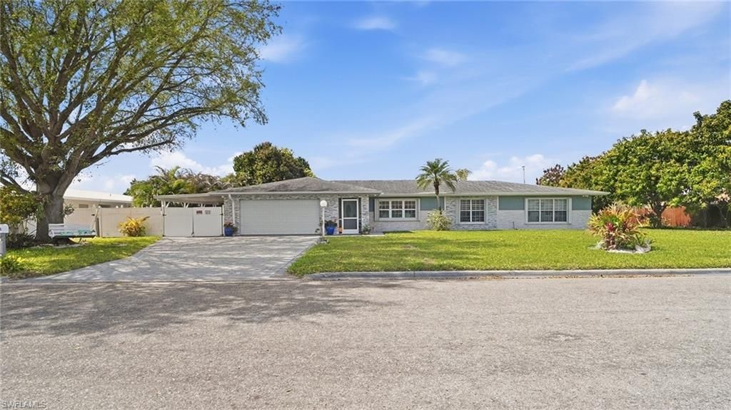 208 Daleview AVE, LEHIGH ACRES, FL 33936 — photo 2