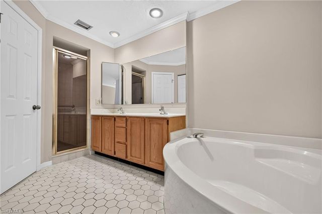 1440 Larkspur DR, Fort Myers, FL 33901