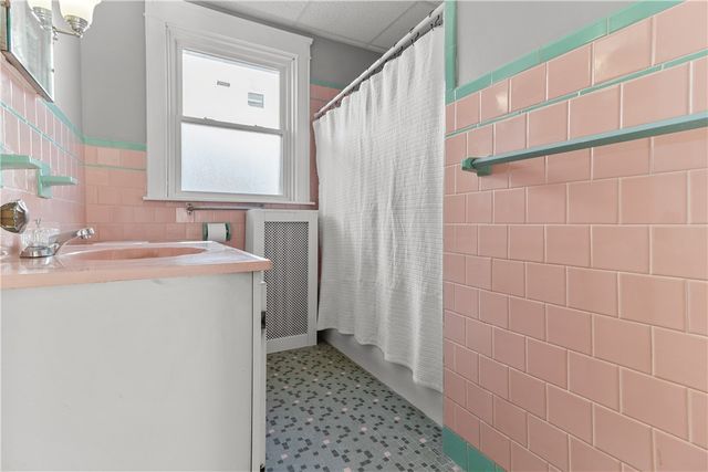 647 Pleasant Valley Parkway, Providence, RI 02908