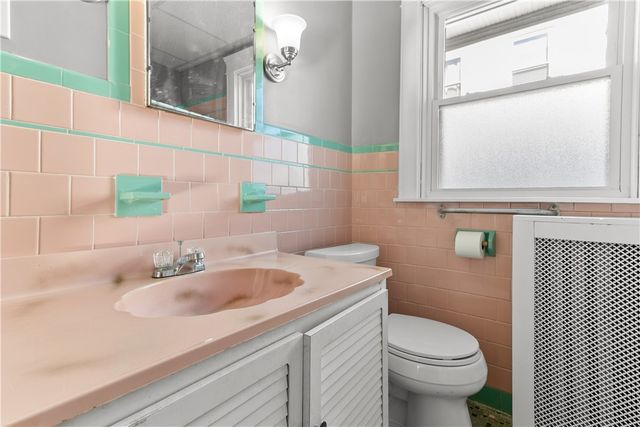 647 Pleasant Valley Parkway, Providence, RI 02908