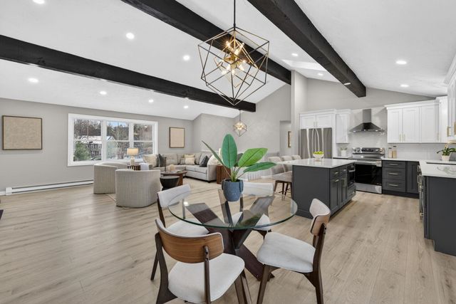 5 Heron Drive, Londonderry, NH 03053