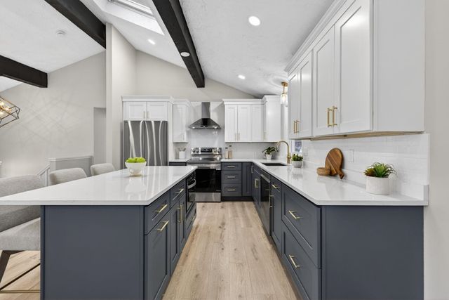 5 Heron Drive, Londonderry, NH 03053