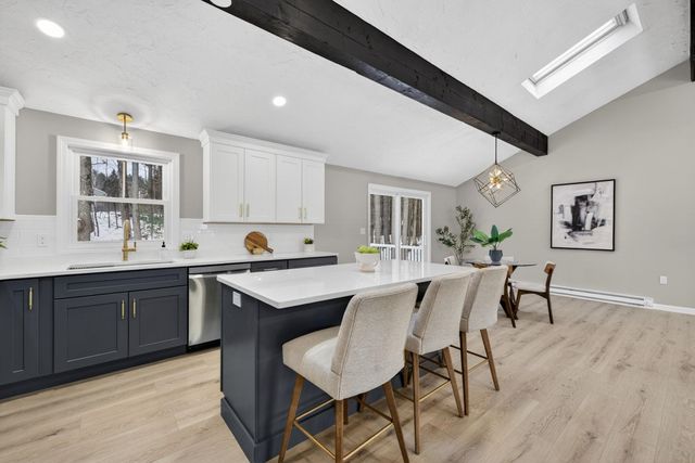 5 Heron Drive, Londonderry, NH 03053