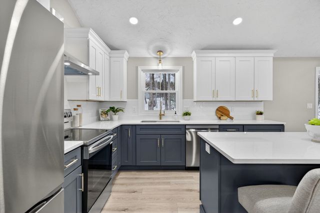 5 Heron Drive, Londonderry, NH 03053