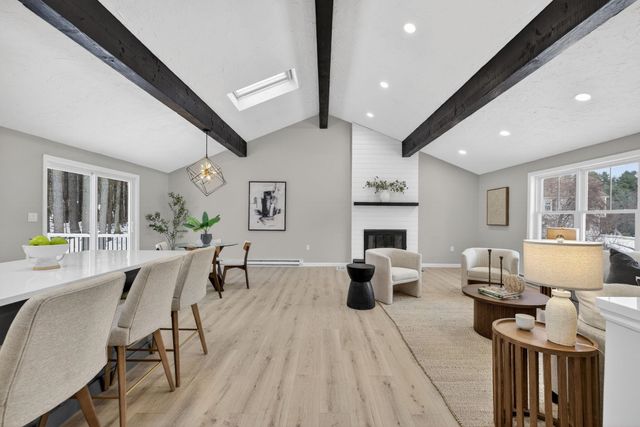 5 Heron Drive, Londonderry, NH 03053