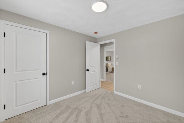 5 Heron Drive, Londonderry, NH 03053