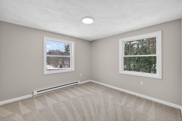 5 Heron Drive, Londonderry, NH 03053