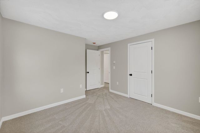 5 Heron Drive, Londonderry, NH 03053