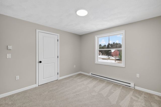 5 Heron Drive, Londonderry, NH 03053