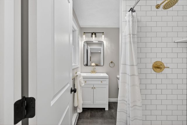 5 Heron Drive, Londonderry, NH 03053