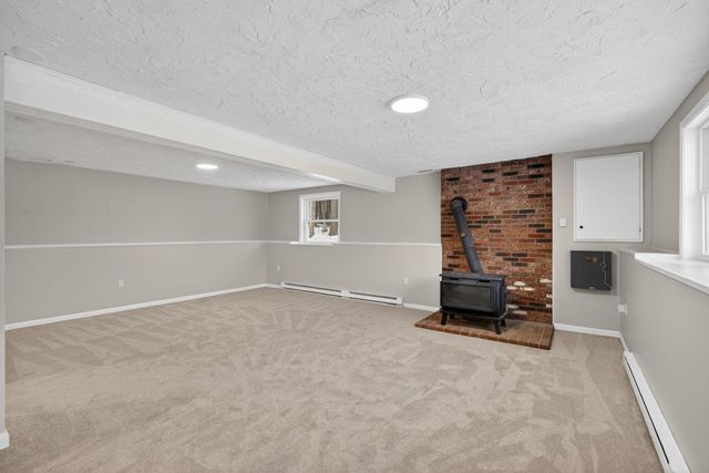 5 Heron Drive, Londonderry, NH 03053